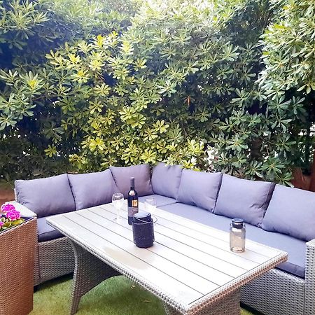 Split Symphony Veranda: Modern, New Apartment Zewnętrze zdjęcie