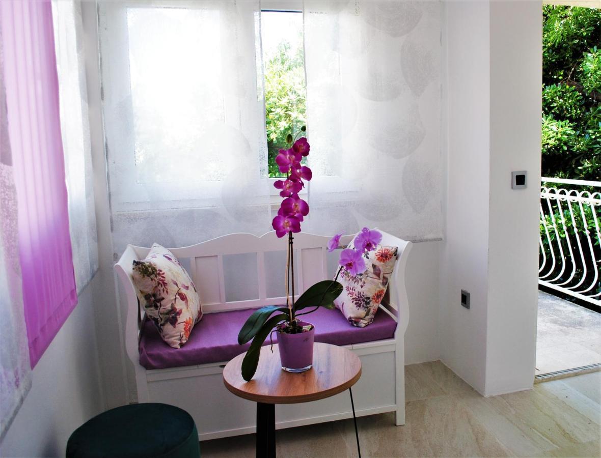 Split Symphony Veranda: Modern, New Apartment Zewnętrze zdjęcie