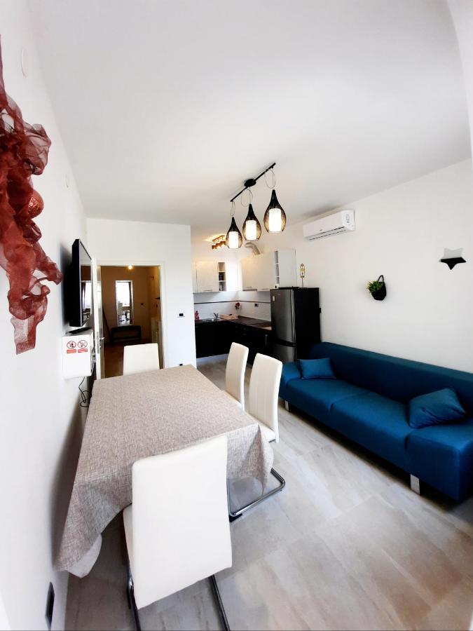 Split Symphony Veranda: Modern, New Apartment Zewnętrze zdjęcie