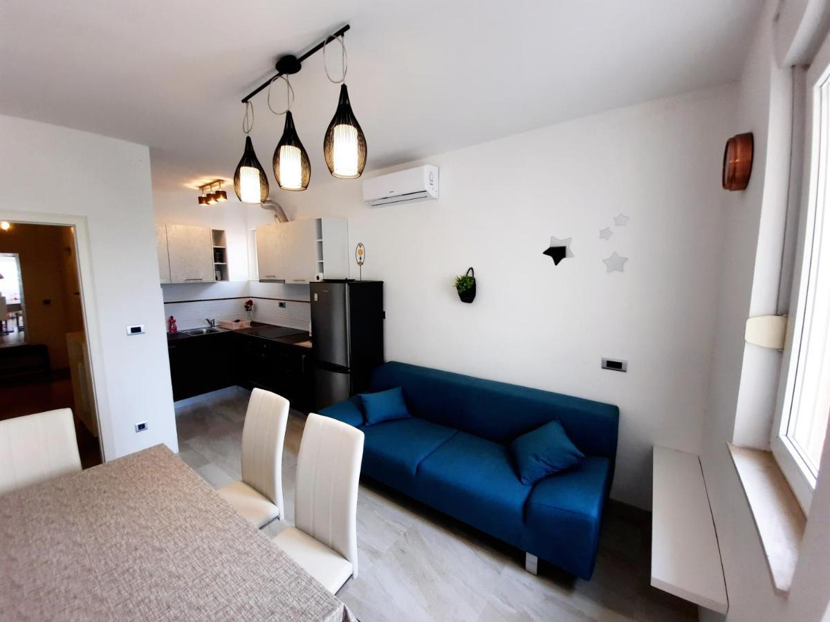 Split Symphony Veranda: Modern, New Apartment Zewnętrze zdjęcie