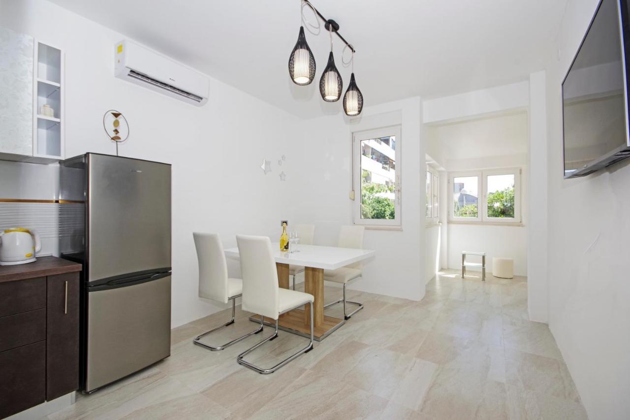 Split Symphony Veranda: Modern, New Apartment Zewnętrze zdjęcie